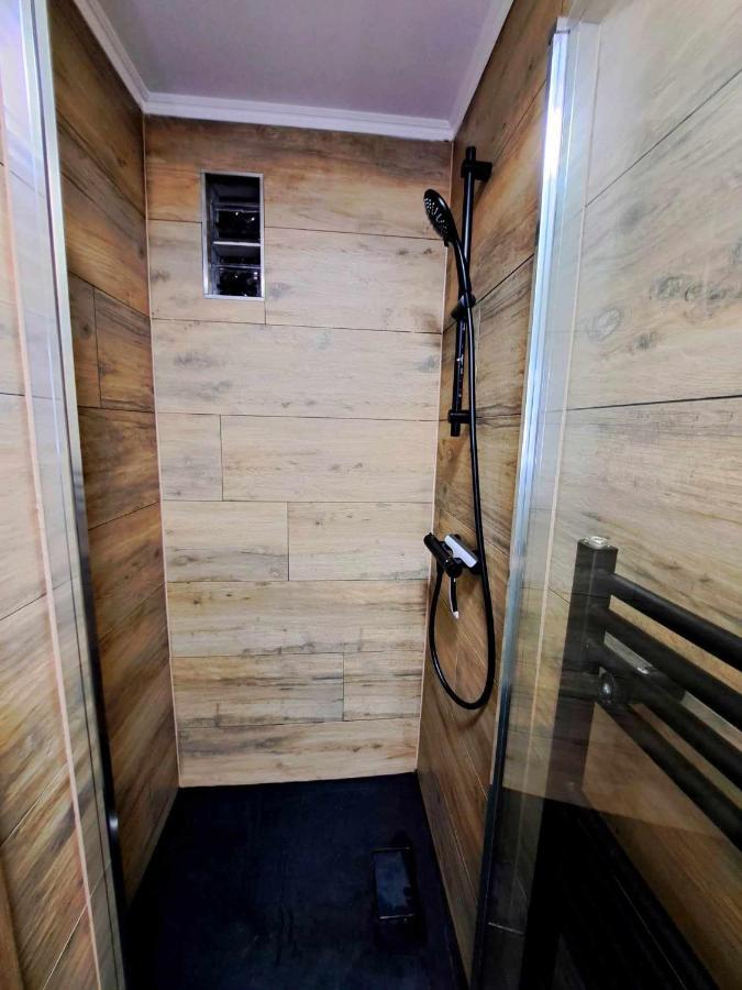 Petite Chambre Dans Une Jolie Colocation Liège Kültér fotó